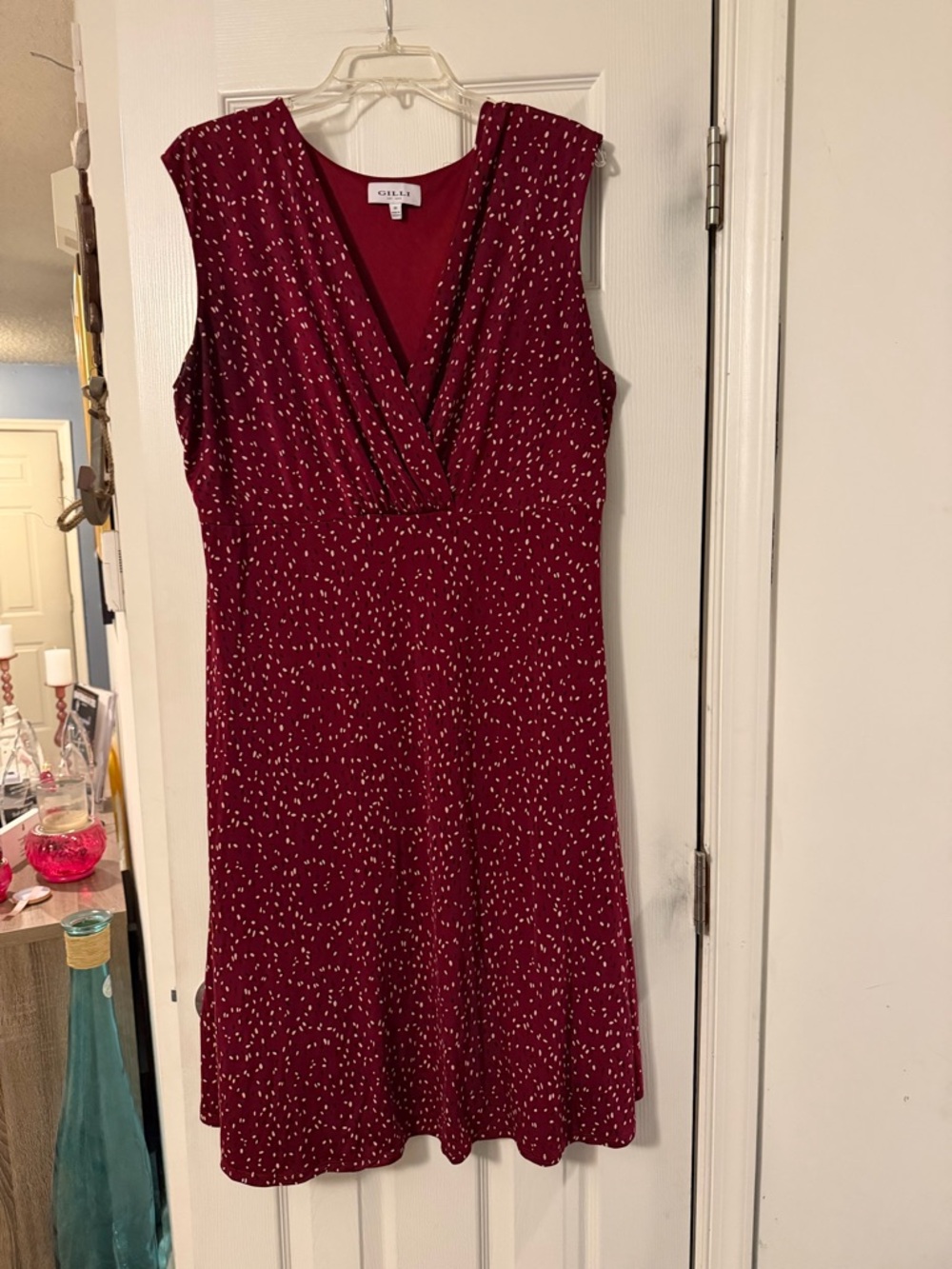 Gilli Wine Red Sleeveless V‑Neck Midi Dress with Dot Print